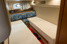 Buy a yacht HONU - Cruisers Yachts