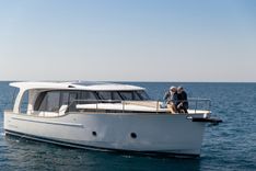 Buy a yacht Greenline 40 Hybrid Yacht 40
