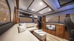 64 SPORTS MOTOR YACHT