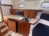 Купить Beyond the Sea - HUNT YACHTS