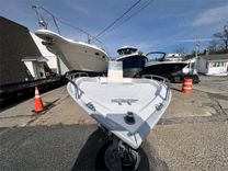 the best price on 14' Cape Horn 2001 14 Bay Series 2001