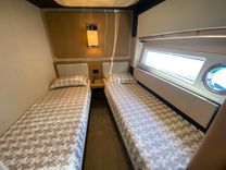 Buy a 10009846 - Azimut Yachts at Shestakov Yacht Sales