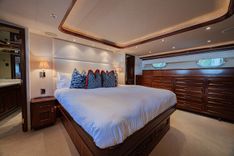 Cerca Trova 112 yacht sale