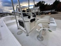 Buy a 20' Mako 2001 201 at Shestakov Yacht Sales