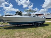 Intrepid 322 Cuddy - Intrepid