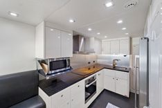 Купить яхту GBXSK84PRD13 - Sunseeker в Shestakov Yacht Sales