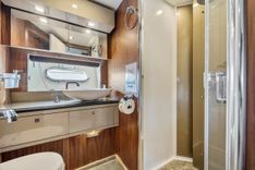 Купить яхту GBXSK84PRD13 - Sunseeker в Shestakov Yacht Sales