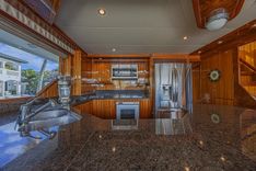 Купить яхту Margarita - Ocean Alexander в Shestakov Yacht Sales