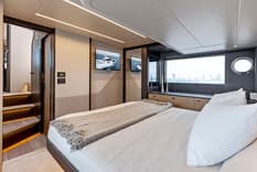 Buy a yacht 52 FLY 52