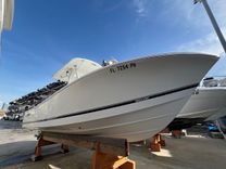 Regulator 24 Forward Seating - REGULATOR