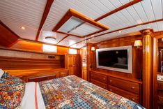 VERA NORTH 57 yacht sale