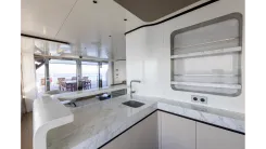 Buy a yacht BEE EXPLORER Art Shipyard