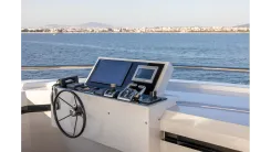 Buy a yacht BEE EXPLORER Art Shipyard