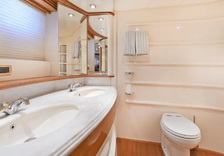 best yacht sales deals 2005 Azimut 68E