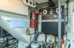 Buy a yacht 78 - Hatteras