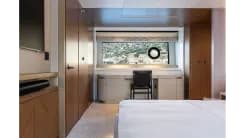 Buy a yacht 82 OCEAN ENCLOSED 82