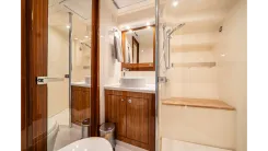 Продажа яхты WATER DOG 5400 Sport Yacht