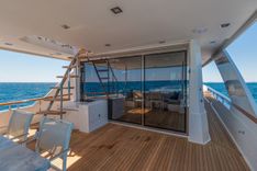 Buy a WHISTLE - Lazzara at Shestakov Yacht Sales