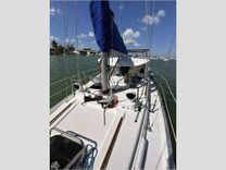 best yacht sales deals 40' Beneteau 1999 Center Cockpit 1999