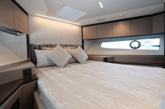 2025 SUNSEEKER MANHATTAN 68  IMMEDIATE DELIVERY  DUBAI - Sunseeker