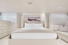 Лучшие предложения покупки яхты CHANSON 120