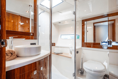 Лучшая цена на Bald Eagle 6000 Sport Yacht