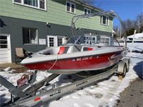 21' Moomba 2005 Outback - MOOMBA