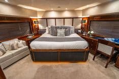 the best price on Oasis 95 Motor Yacht