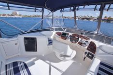 Buy a yacht Vectors to Paradise