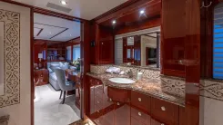 Buy a yacht KASHMIR - Broward Yacht