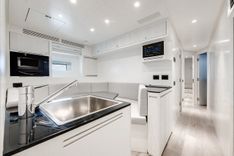 the best price on TYCOON - Azimut Yachts