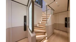 Лучшая цена на BEE EXPLORER - CUSTOM