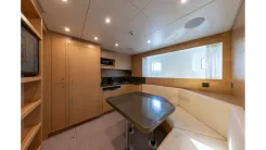 Стоимость яхты BEE EXPLORER - CUSTOM