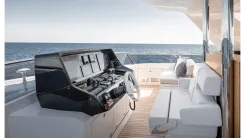 the best price on NUMARINE 37XP-21 2027