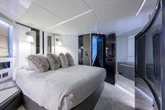 A CHECKERED PAST - Azimut Yachts