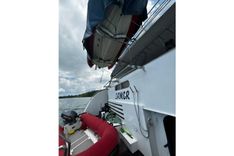 the best price on La Mer 2003