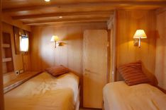 19 M Motorsailor 2006