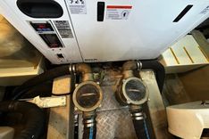 best yacht sales deals Capital Sea Manhattan 60