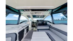 Купить яхту Only 60 hrs! в Shestakov Yacht Sales