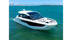 Купить яхту Only 60 hrs! 37 в Shestakov Yacht Sales