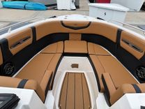 Buy a yacht Chaparral 267 SSX BOWRIDER