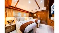 Buy a MESMERIZE 125 at Shestakov Yacht Sales