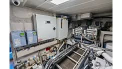 Knot Woke Flybridge yacht sale