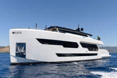 the best price on LADY LUNA