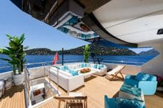 the best price on LADY LUNA 105