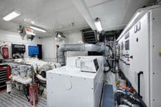 the best price on LADY LUNA 105