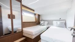 Buy a yacht F4.9 2025