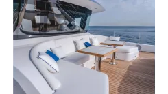 the best price on MAJESTY 112 112