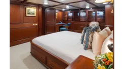 Marlinda Flybridge Motoryacht