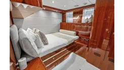 best yacht sales deals Aleniel - Johnson